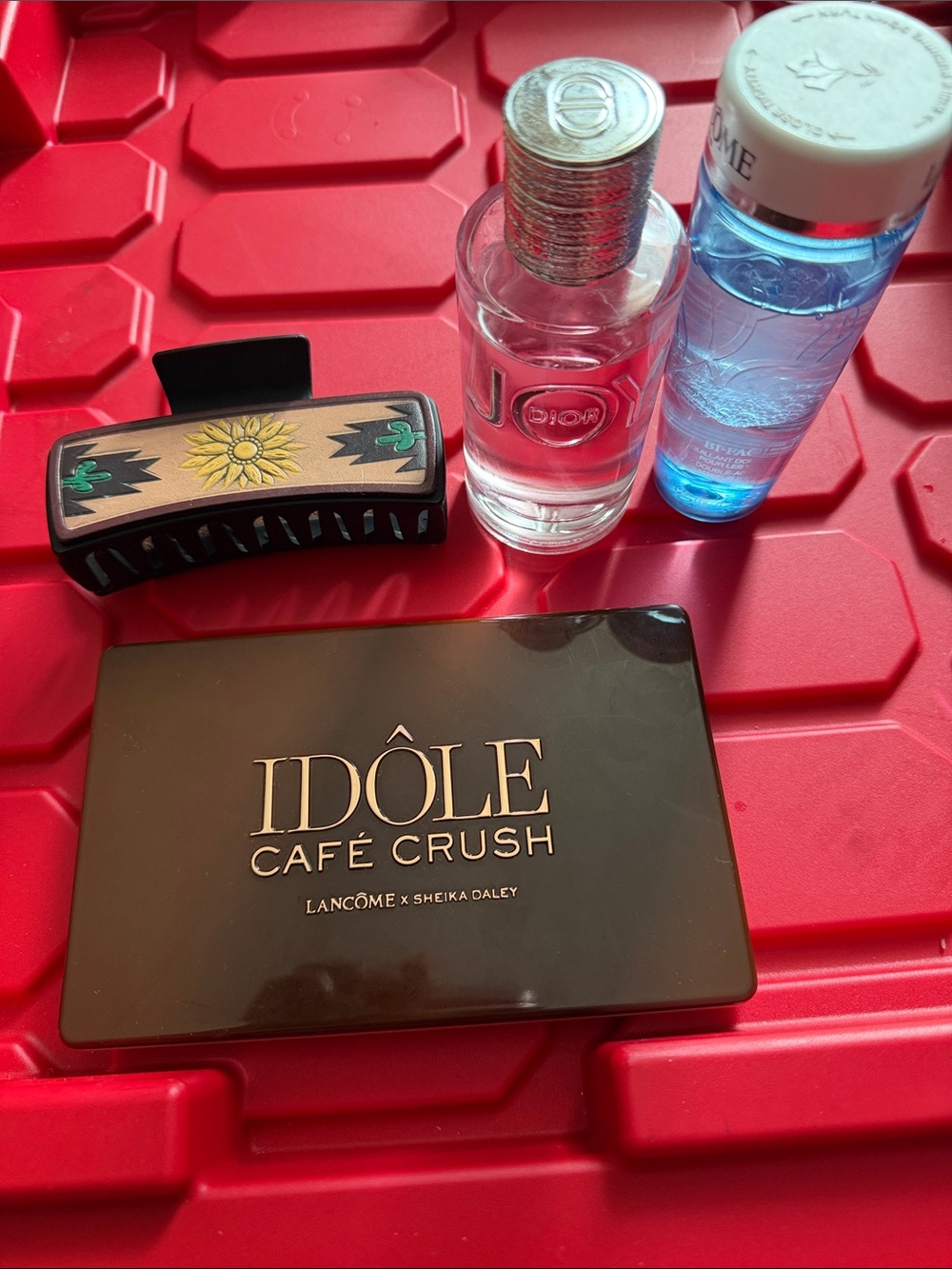 Idôle Café Crush Compact Palette, DIOR jOY, Western Hairclip + Lancóme remover.